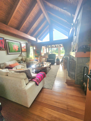 casa-en-venta-de-arquitectura-distintiva-en-cam-3
