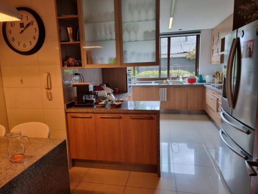 moderno-y-amplio-departamento-a-pasos-del-coleg-7