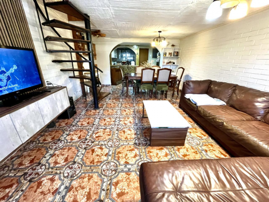 casa-esquina-a-la-venta-de-4-dormitorios-4