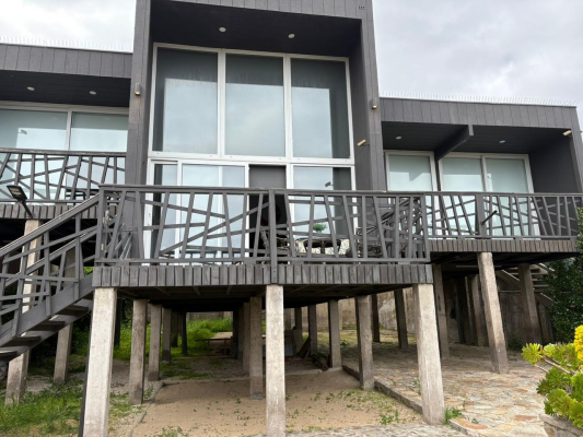 maravillosa-casa-amoblada-frente-al-mar-3