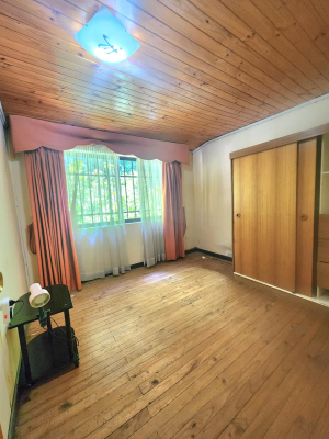 vende-amplia-casa-familiar-a-pasos-del-centro-d-9