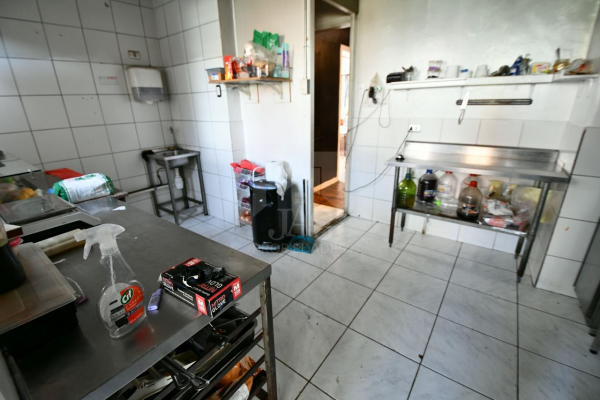 local-en-venta-frente-a-plaza-arturo-prat-8