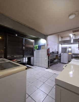 se-vende,-propiedad-comercial-con-panaderia-y-p-5