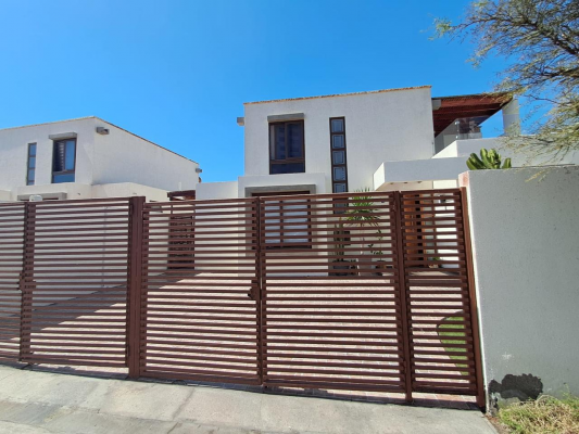 en-venta-hermosa-e-iluminada-casa-costa-laguna-6