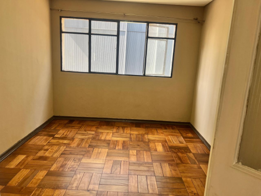 en-edificio-antiguo-vendo-a-precio-rebajado-de-8