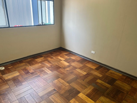 en-edificio-antiguo-vendo-a-precio-rebajado-de-4