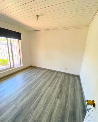casa-con-6d,-3b,-3e,-y-adicional-un-depto-6