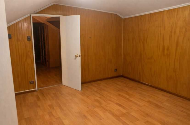 casa-amplia-y-moderna-con-jardin-privado-(155868)-5