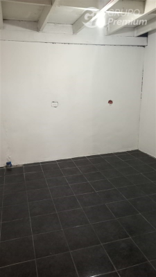 101074769-8