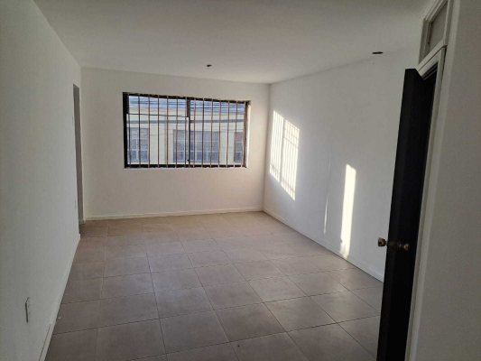 se-vende-gran-local-comercial-sector-centro-(1-8