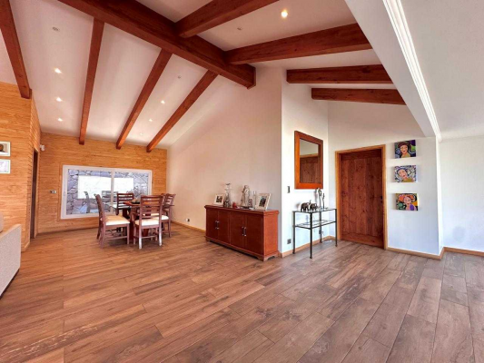 amplia-casa-con-diseno-moderno-(174597)-9