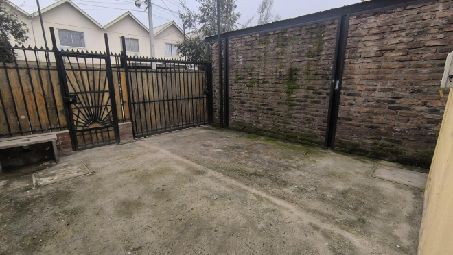 venta-casa-2-pisos-en-pasaje-lampa-3