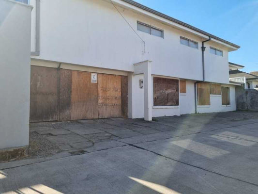amplia-casa-/usos:-comercial-y-habitacional-(64-9