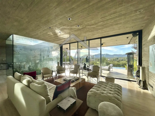 casa-en-venta-de-6-dorm-en-piedra-roja-colina-3