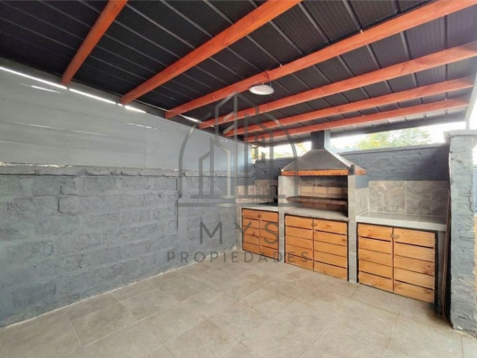 venta-casa-remodelada-4d,-2-12b,-2est,-quincho-6
