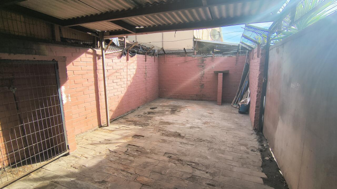 venta-casa-esquina-villa-nocedal-con-estacionam-9
