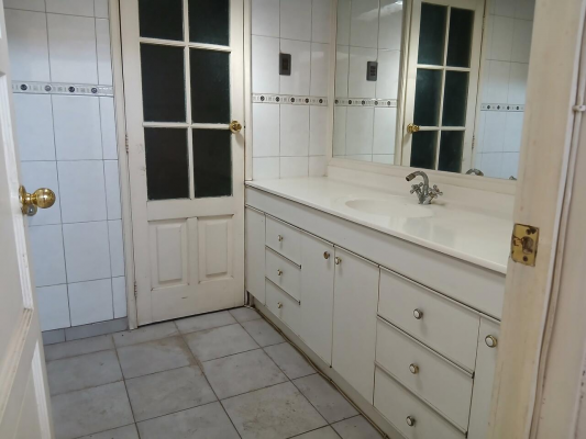 casa-solida-en-venta-en-conchali-5