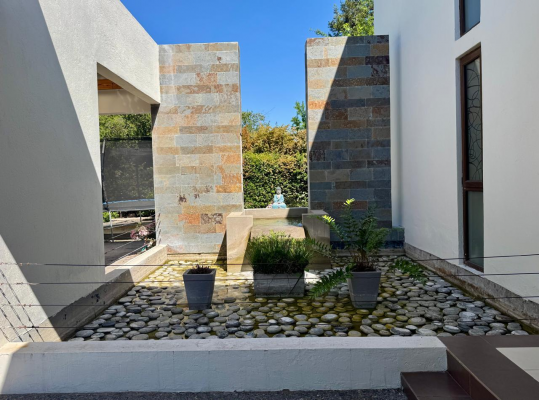 tu-hogar-sonado-jardin-piscina-y-vida-en-familia-8