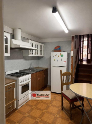 casa-de-tres-pisos-amplia-y-comoda,-barrio-r-7