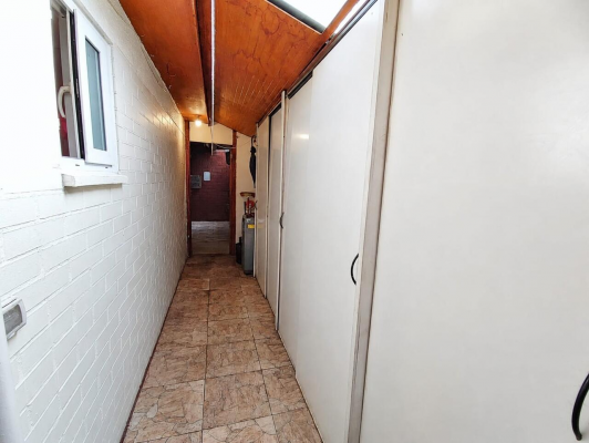 se-vende-amplia-casa-en-pasaje-cerrado-3d-2b-1e-4