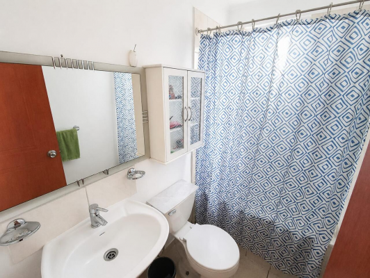 se-vende-amplia-casa-en-pasaje-cerrado-3d-2b-1e-5